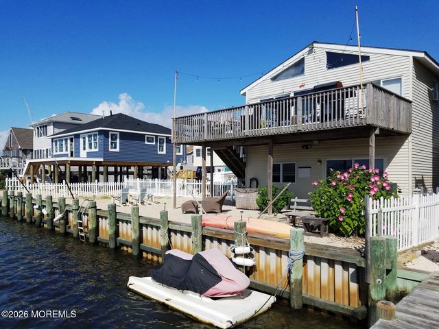 11 4th Street, Manahawkin, NJ 08050