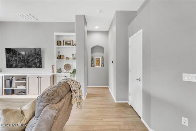 7802 E Treetop Road, Tucson, AZ 85756