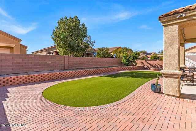 7802 E Treetop Road, Tucson, AZ 85756