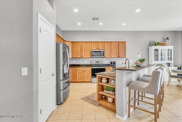 7802 E Treetop Road, Tucson, AZ 85756