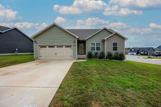 2037 Jackie Lorraine Dr, Clarksville, TN 37042