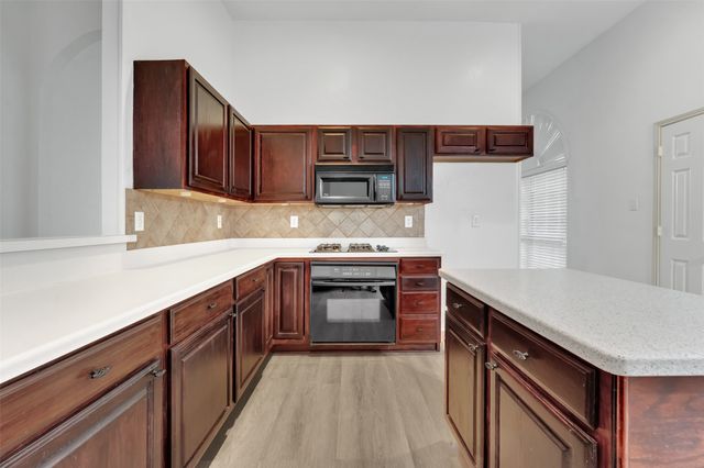 5106 Petersburg Drive, Rowlett, TX 75088