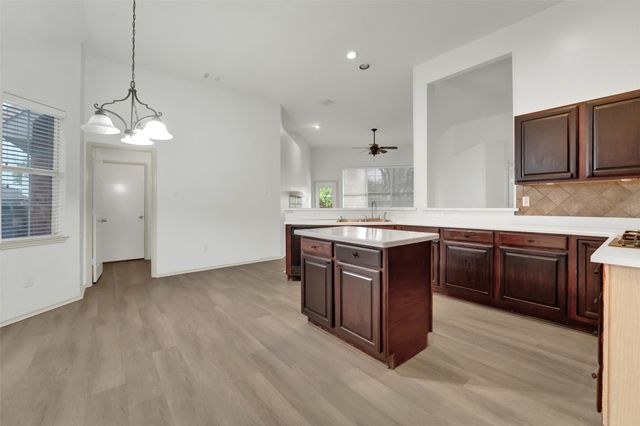 5106 Petersburg Drive, Rowlett, TX 75088