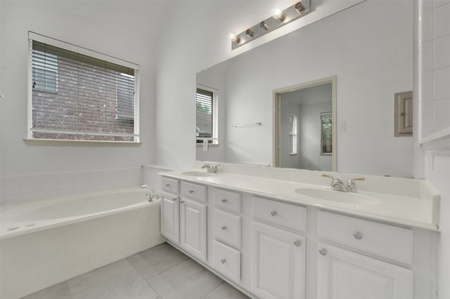 5106 Petersburg Drive, Rowlett, TX 75088