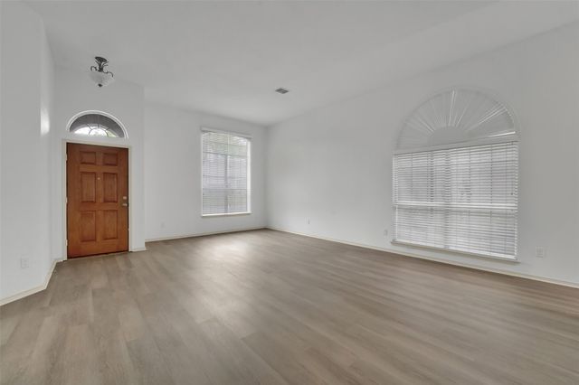 5106 Petersburg Drive, Rowlett, TX 75088