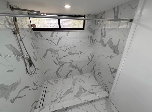 18000 NW 68th Ave 101A, Hialeah, FL 33015