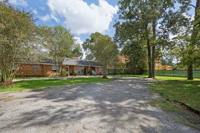 9330 Memorial Drive, Houston, TX 77024