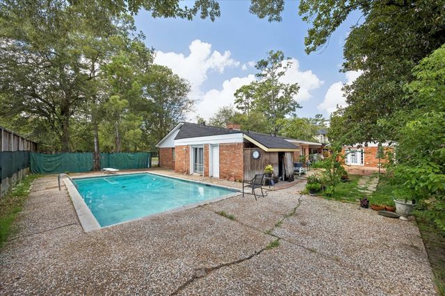 9330 Memorial Drive, Houston, TX 77024