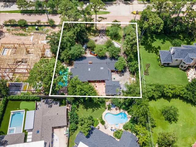 9330 Memorial Drive, Houston, TX 77024