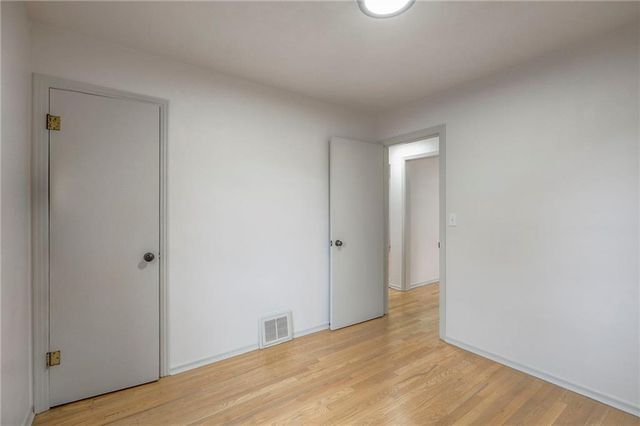 3037 South Scott Avenue, Independence, MO 64052