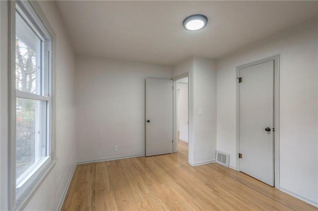 3037 South Scott Avenue, Independence, MO 64052