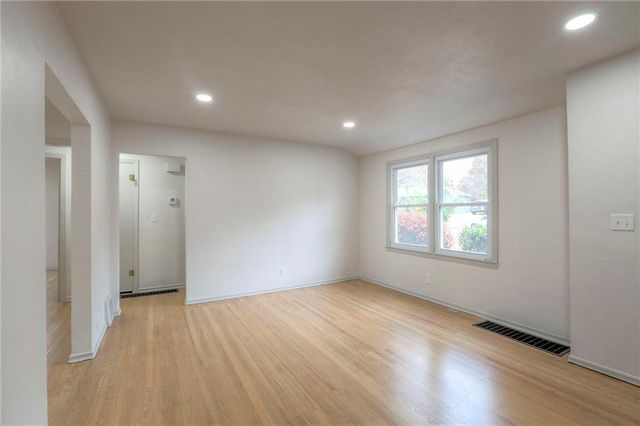 3037 South Scott Avenue, Independence, MO 64052