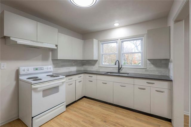 3037 South Scott Avenue, Independence, MO 64052