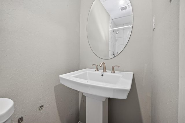 6705 Thornwall Street, Houston, TX 77092