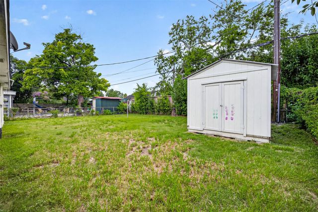 6705 Thornwall Street, Houston, TX 77092