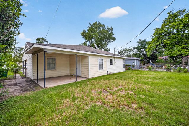 6705 Thornwall Street, Houston, TX 77092
