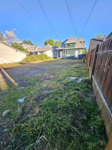 2524 W Dean Ave, Spokane, WA 99202