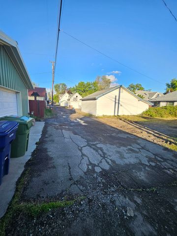 2524 W Dean Ave, Spokane, WA 99202