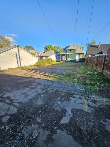 2524 W Dean Ave, Spokane, WA 99202