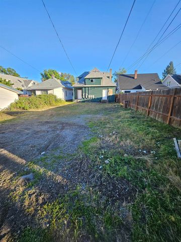 2524 W Dean Ave, Spokane, WA 99202