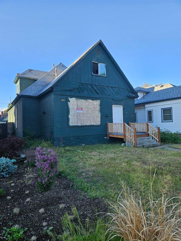 2524 W Dean Ave, Spokane, WA 99202