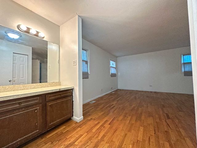 21729 Gailine Avenue, Sauk Village, IL 60411