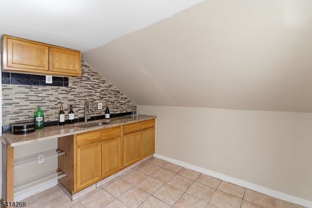 27 Jacques St, Elizabeth City, NJ 07201