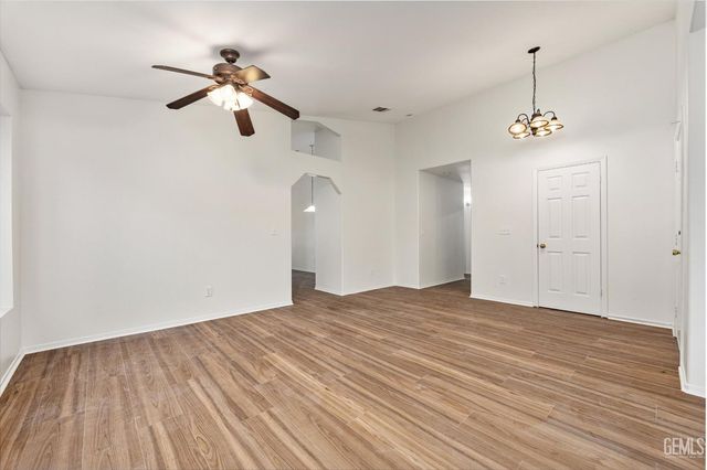 6115 Saint Croix Drive, Bakersfield, CA 93313