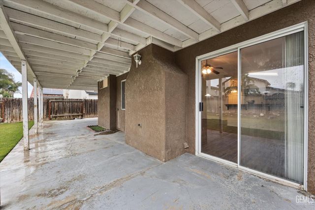 6115 Saint Croix Drive, Bakersfield, CA 93313