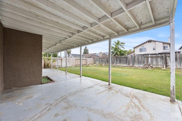 6115 Saint Croix Drive, Bakersfield, CA 93313