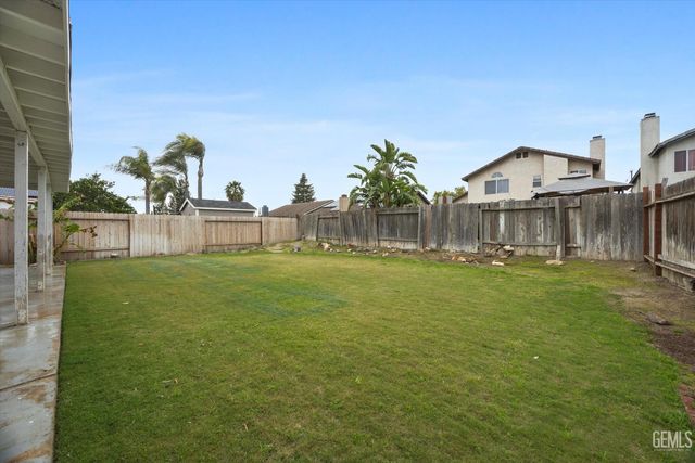 6115 Saint Croix Drive, Bakersfield, CA 93313