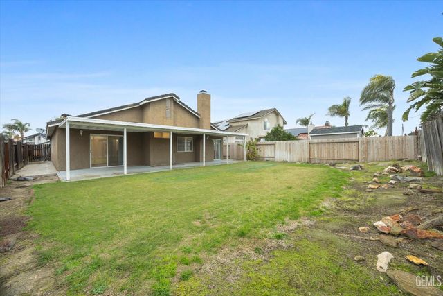 6115 Saint Croix Drive, Bakersfield, CA 93313