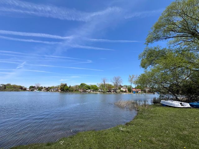 4912 Ashley Lane 84, Waterford Twp, MI 48329