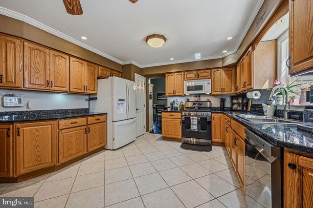 7 PEWTER CT, Dover, DE 19904