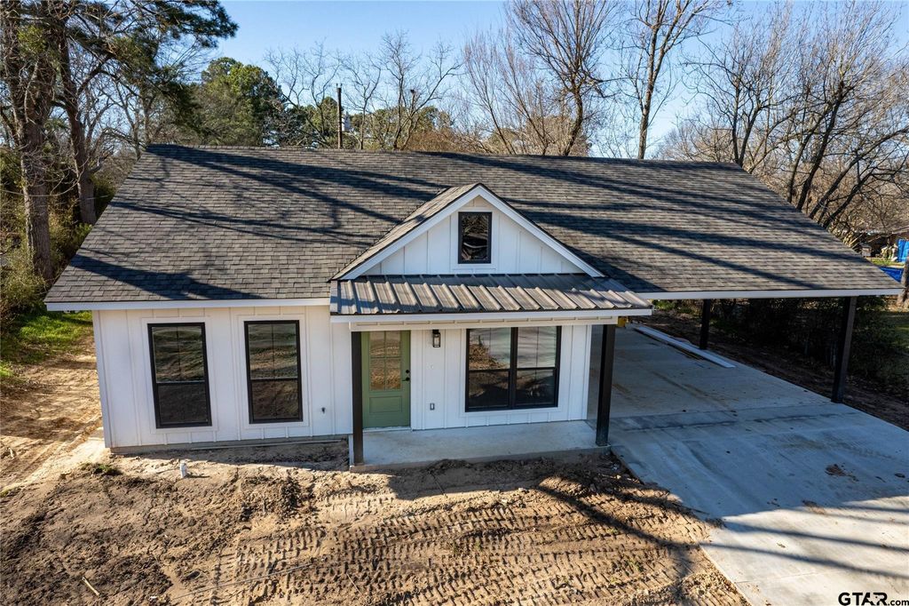 2380 Beverly Drive, Paris, TX 75460