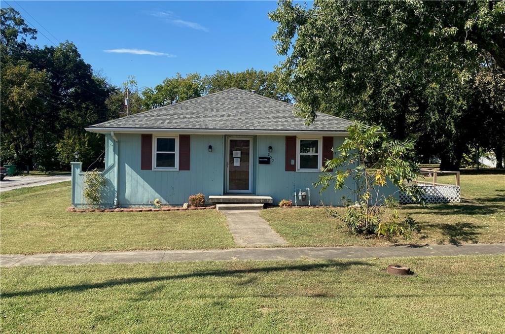 200 N Fulton Street, Butler, MO 64730