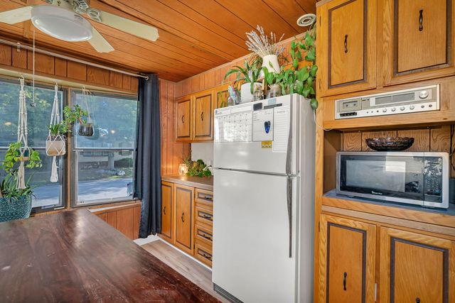 606 Tanglewood Road, Matteson, IL 60443