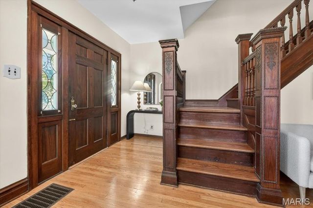 9310 Old Bonhomme Road, Olivette, MO 63132