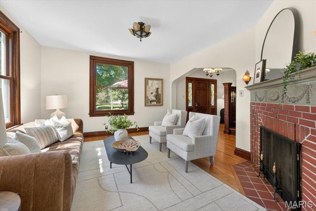 9310 Old Bonhomme Road, Olivette, MO 63132