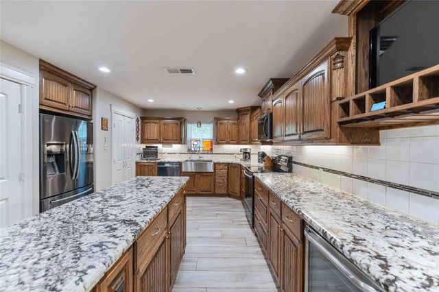 6814 Avenue O, Santa Fe, TX 77510