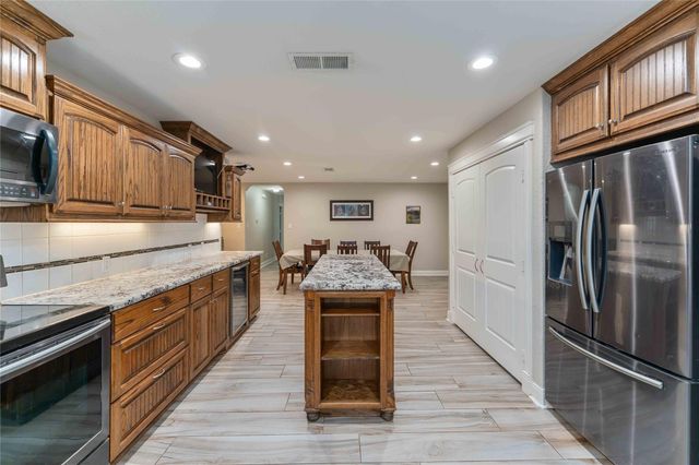 6814 Avenue O, Santa Fe, TX 77510