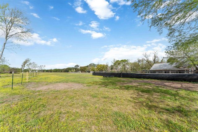 6814 Avenue O, Santa Fe, TX 77510