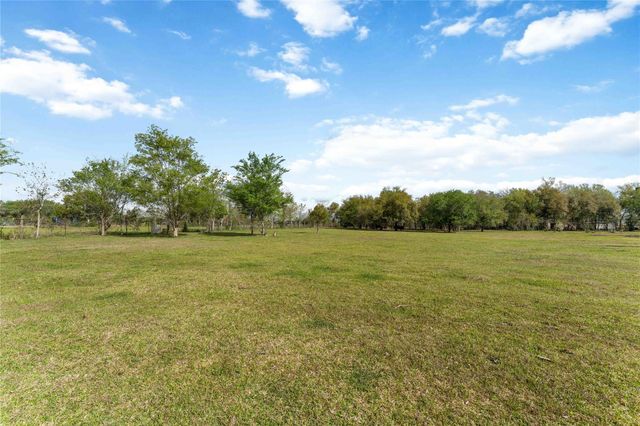 6814 Avenue O, Santa Fe, TX 77510