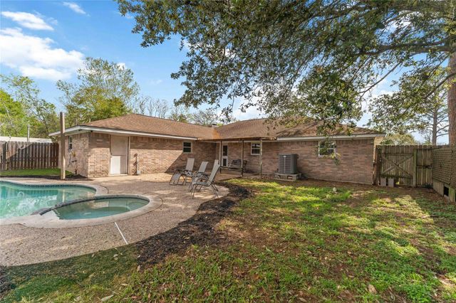 6814 Avenue O, Santa Fe, TX 77510