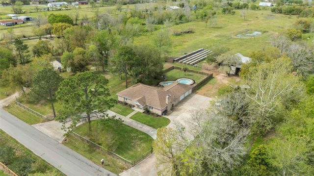 6814 Avenue O, Santa Fe, TX 77510