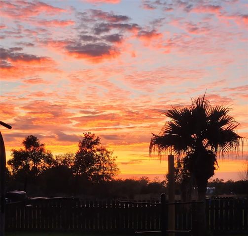 6814 Avenue O, Santa Fe, TX 77510