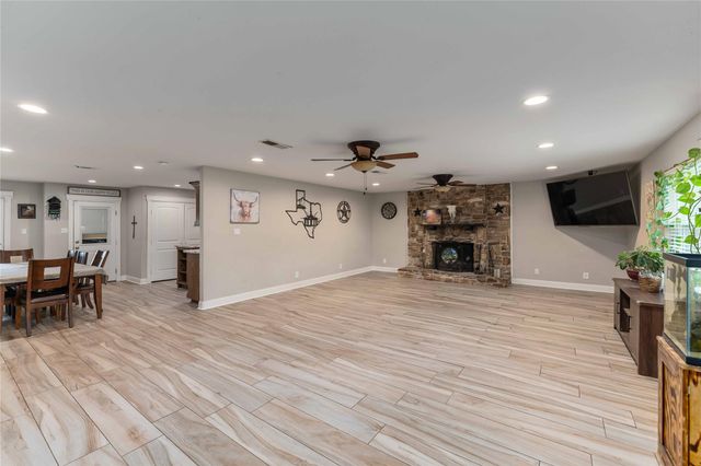 6814 Avenue O, Santa Fe, TX 77510