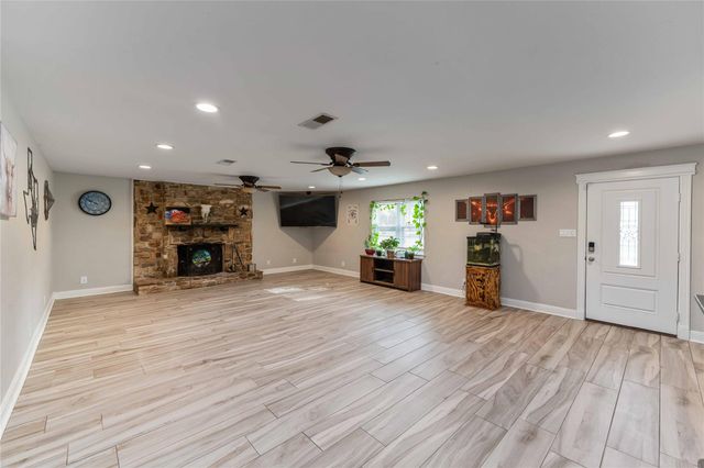 6814 Avenue O, Santa Fe, TX 77510