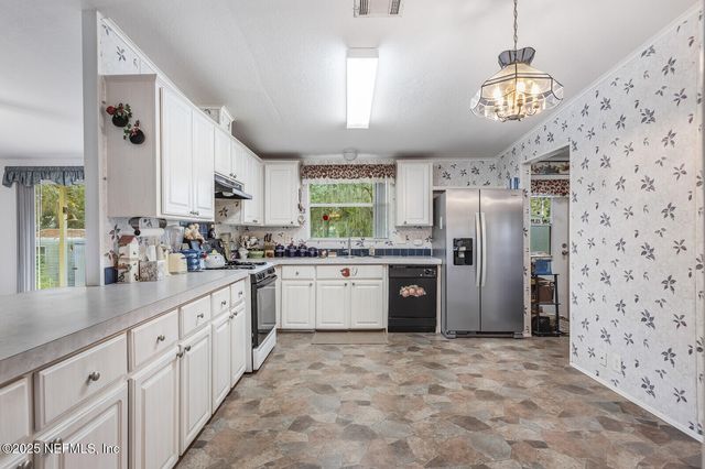 101 PALMLAND Avenue, Satsuma, FL 32189