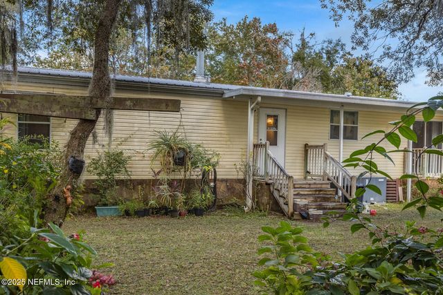 101 PALMLAND Avenue, Satsuma, FL 32189